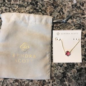 Kendra Scott necklace